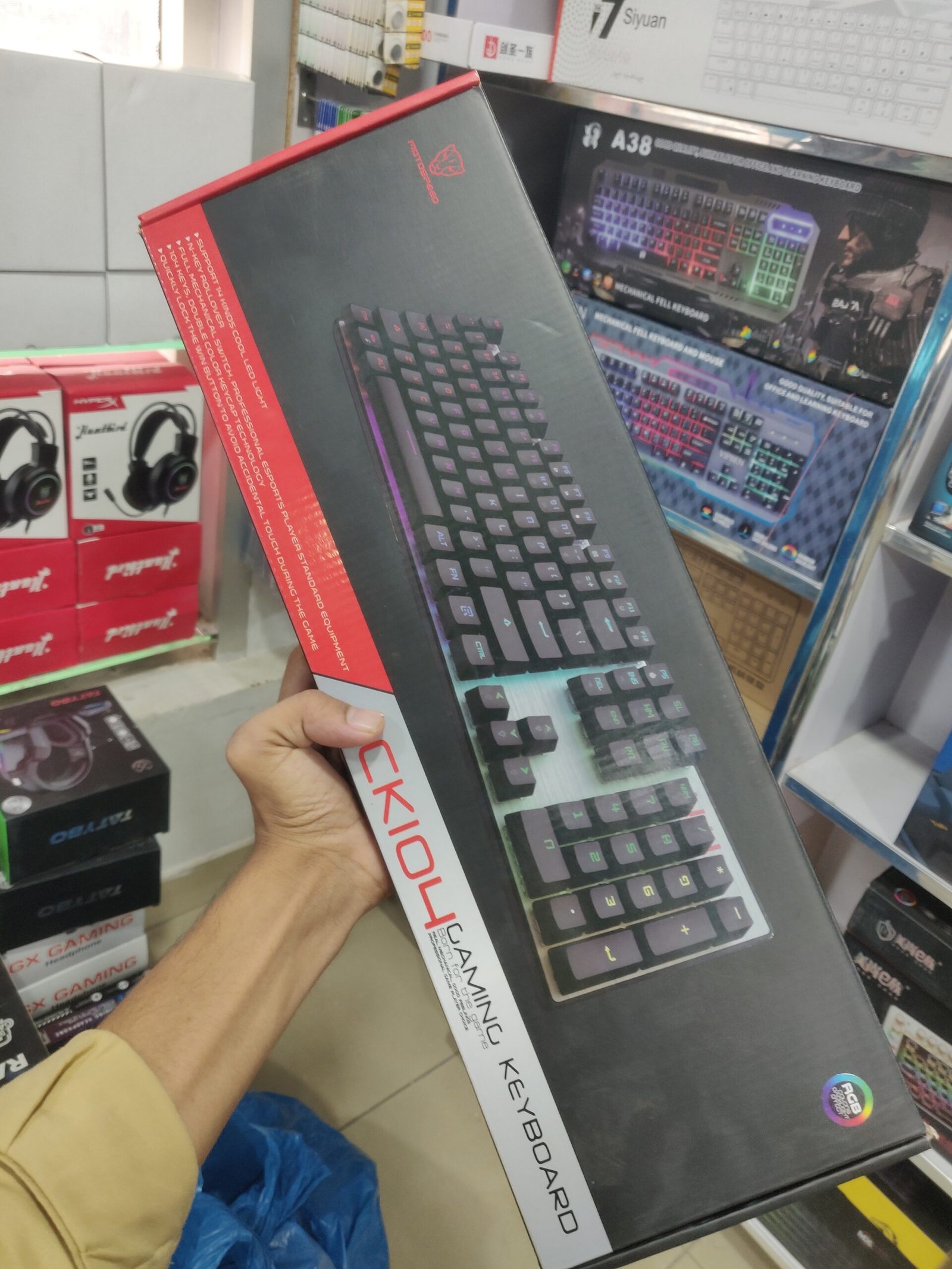 MOTOSPEED CK104 Mechanical Keyboard – Full-Size RGB Backlit Gaming Keyboard with Aluminum Alloy Body & Mechanical Switches - Image 2