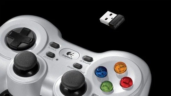 Logitech F710 Wireless Gamepad
